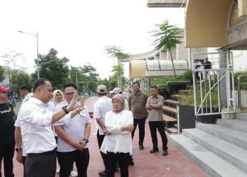 Foto dokumentasi saat Wali Kota Eri Cahyadi meninjau kawasan hitech mal.
