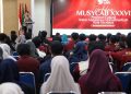 Wali Kota Surabaya Eri Cahyadi saat menghadiri Muscab Ke-XXXVI Ikatan Mahasiswa Muhammadiyah Kota Surabaya di Gedung Rektorat Universitas Muhammadiyah Surabaya.