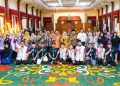 Foto bersama di sela kunjungan kehormatan Universiti Malaya, Kuala Lumpur, Malaysia di gedung Negara Grahadi Surabaya.