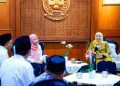 Gubernur Jatim Khofifah Indar Parawansa saat menerima jajaran KPID Jatim di Gedung Negara Grahadi, Surabaya.