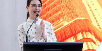 Ketua Dekranasda Jawa Timur Arumi Bachsin