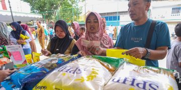 Gerakan Pasar Murah di lapangan Asemrowo, Jalan Asem Raya Nomor 19, Kelurahan Asemrowo.