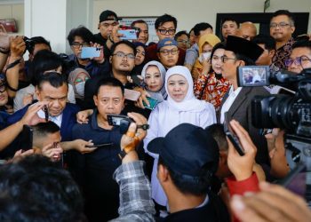 Gubernur Jawa Timur Khofifah Indar Parawansa di pengadilan tipikor Sidoarjo.