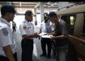 Sosialisasi pemeriksaan kelengkapan administrasi angkutan umum di Terminal Joyoboyo.