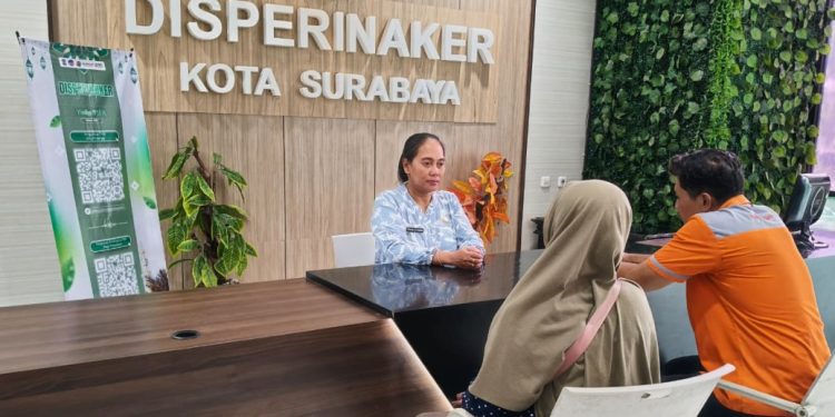 Foto ilustrasi pengaduan THR.