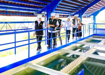 Gubernur Jatim Khofifah Indar Parawansa di sela meresmikan Instalasi Pengolahan Air (IPA) Kapasitas 100 liter/detik di Kecamatan Gedeg Kabupaten Mojokerto