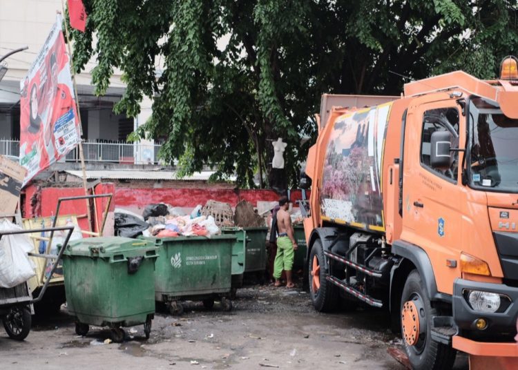 Salah satu tempat penampungan sampah yang dimiliki Kota Surabaya.
