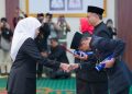 Prosesi pelantikan Kepala Sekolah SMA, SMK, dan SLB Negeri di lingkungan Pemerintah Provinsi Jawa Timur di Gedung Negara Grahadi Surabaya.