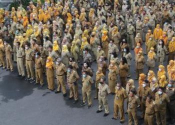 Foto ilustrasi para ASN di Balai Kota Pemkot Surabaya.