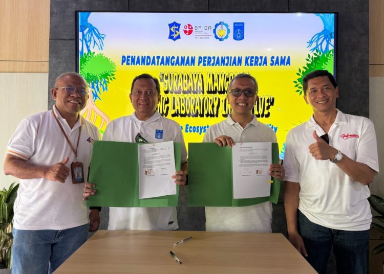 ITS bersama Badan Riset dan Inovasi Daerah (BRIDA) Kota Surabaya yang melakukan peninjauan strategis terkait inisiasi laboratorium hidup atau living laboratory di Kebun Raya Mangrove (KRM) Surabaya.