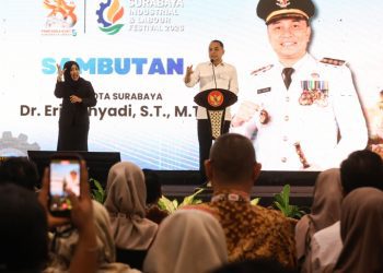Wali Kota Surabaya Eri Cahyadi dalam penutupan rangkaian Surabaya Industrial & Labour (SIL)
