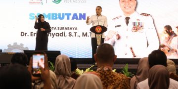 Wali Kota Surabaya Eri Cahyadi dalam penutupan rangkaian Surabaya Industrial & Labour (SIL)