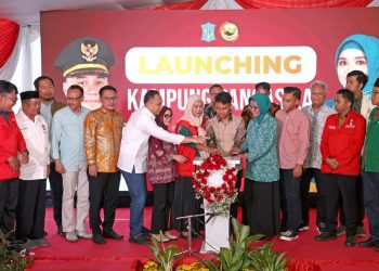 Wali Kota Surabaya Eri Cahyadi, saat launching Kampung Pancasila 2026 di RW 2 Krembangan Bhakti, Kelurahan Kemayoran, Kecamatan Krembangan.