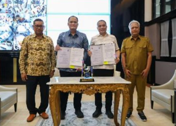 Pemkot Surabaya menerima barang rampasan negara senilai Rp 167.031.000 dari Komisi Pemberantasan Korupsi melalui mekanisme penetapan status penggunaan dan hibah.