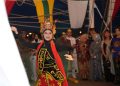 Salah satu tarian ditampilkan dalam kegiatan Deck Reception saat sandar di Changi Naval Base, Singapura.