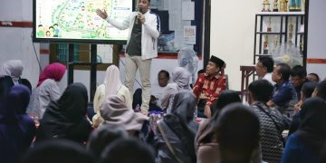 Wali Kota Surabaya Eri Cahyadi bersama jajaran kepala Perangkat Daerah Pemkot  Surabaya hadir di Balai RW 7 Kelurahan Karah, Kecamatan Jambangan.