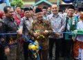Wali Kota Surabaya Eri Cahyadi mendampingi Menteri Pendidikan Dasar dan Menengah (Mendikdasmen) RI, Abdul Mu'ti meresmikan MuhlaS Boarding School (MBC) SD Muhammadiyah 11 di Surabaya,.