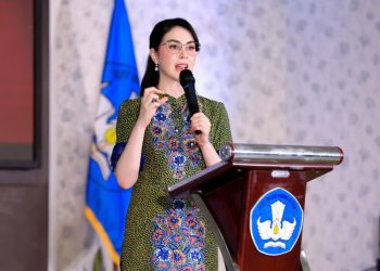 Bunda Literasi Provinsi Jatim Arumi Bachsin