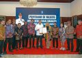 Penyerahan Surat Keputusan Dewan Kebudayaan Surabaya periode 2026-2029 bertempat rumah dinas wali ta Surabaya