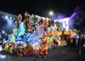 Salah satu penampilan peserta Surabaya Vaganza yang berlangsung tadi malam.