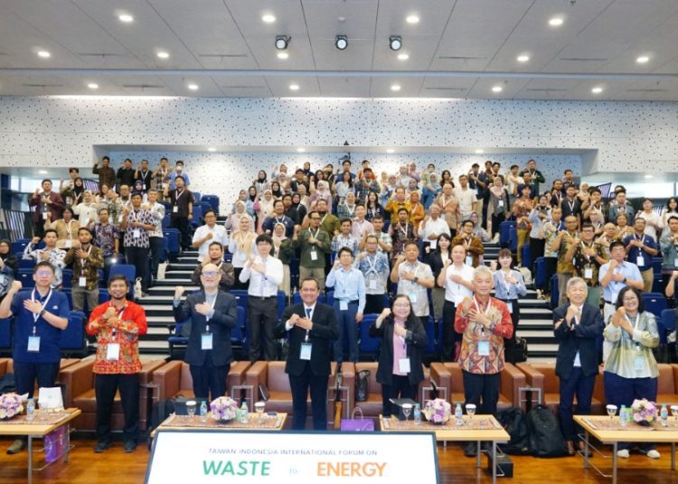 Konsorsium Taiwan-Indonesia Science Technology Innovation Centre (TI-STIC) yang berlangsung di Auditorium Research Centre ITS.
