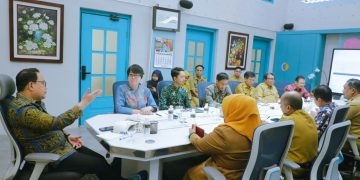 Sekretaris Daerah Provinsi Jawa Timur Adhy Karyono saat menerima audiensi Koso Nippon.
